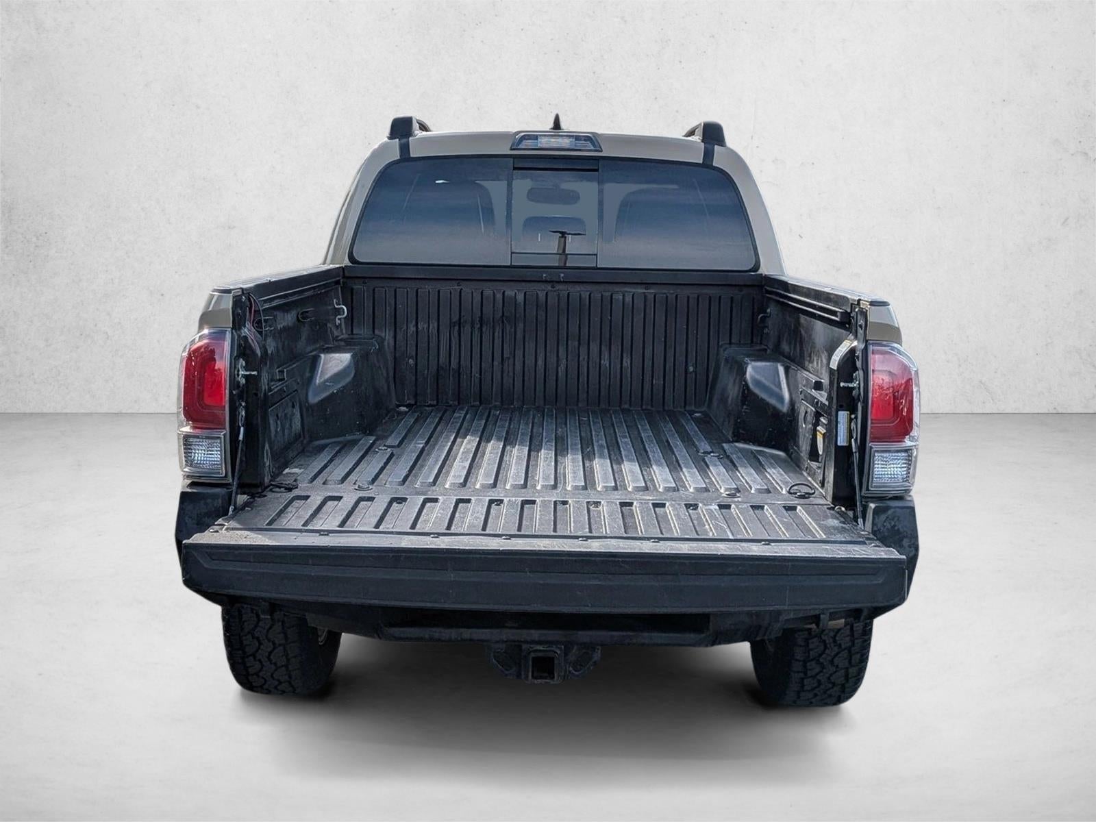 2017 Toyota Tacoma Limited Double Cab 5' Bed V6 4x4 AT (Natl)