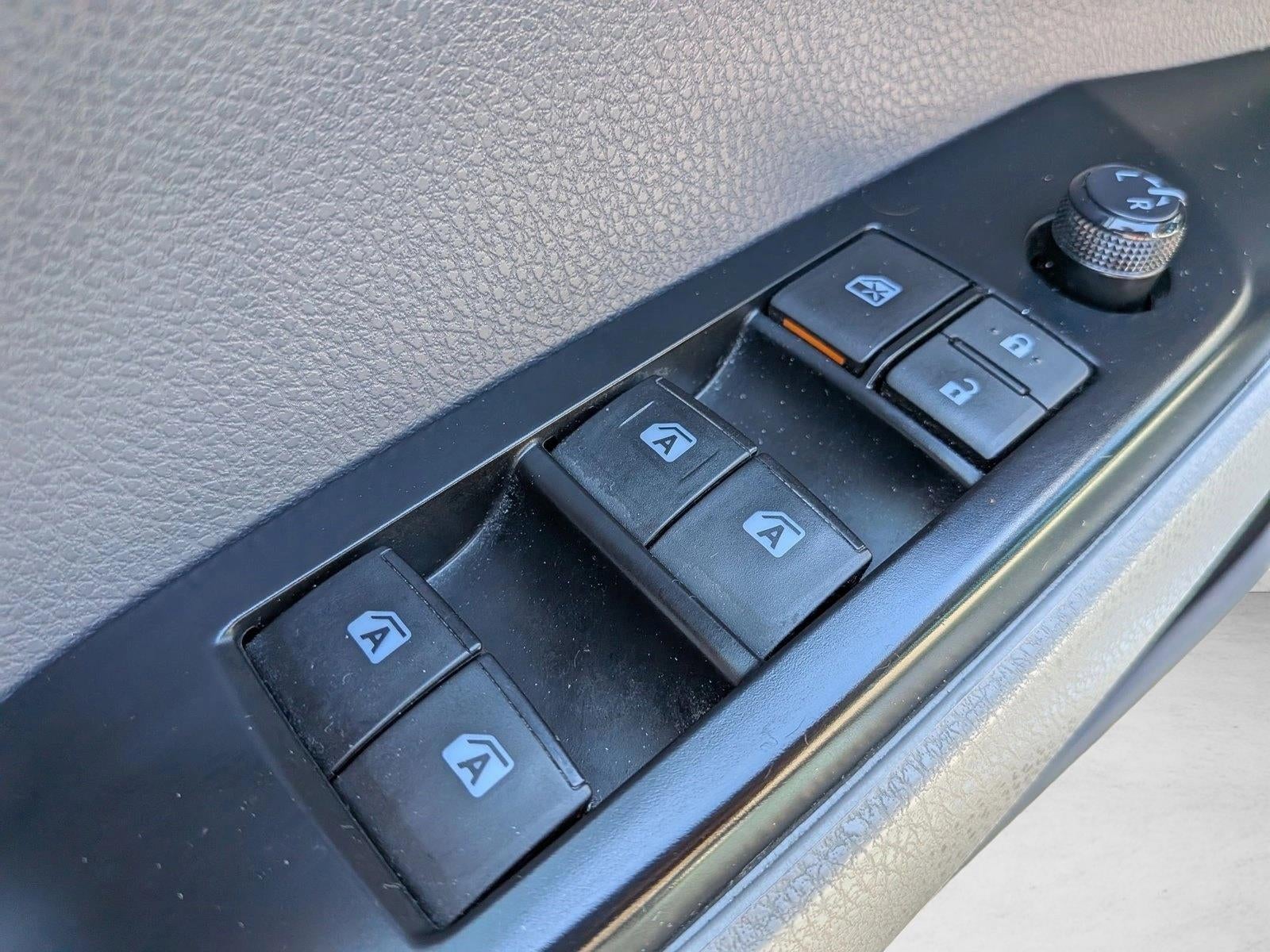 2018 Toyota Camry SE Auto (SE)