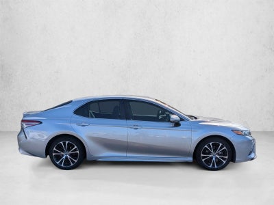 2018 Toyota Camry SE Auto (SE)