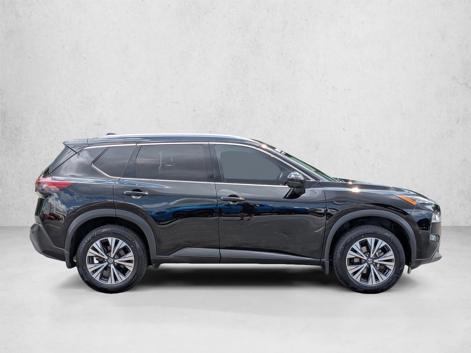 2021 Nissan Rogue FWD SV