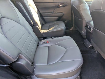 2020 Toyota Highlander XLE FWD (Natl)