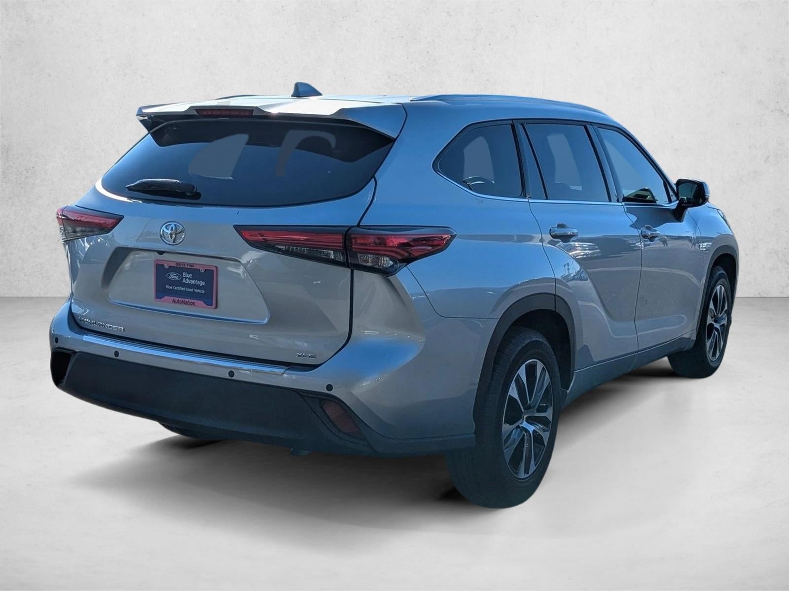 2020 Toyota Highlander XLE FWD (Natl)