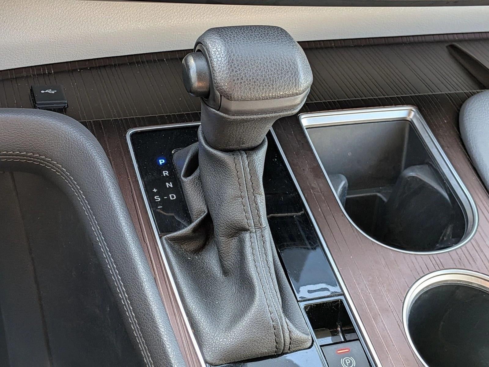 2023 Toyota Sienna LE FWD 8-Passenger (Natl)