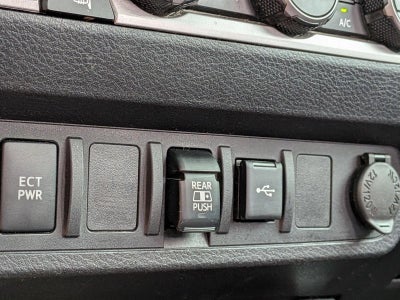 2021 Toyota Tacoma 2WD 2WD SR5 Double Cab 5' Bed V6 AT (GS)