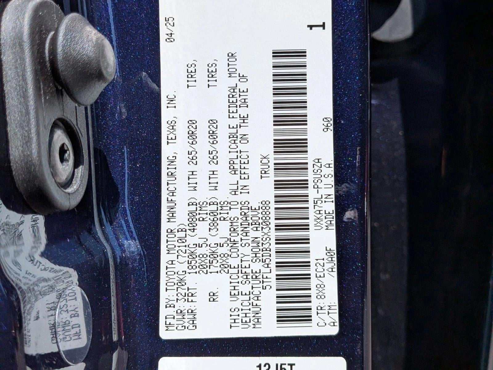 2025 Toyota Tundra 4WD 4WD SR5 CrewMax 5.5' Bed (SE)
