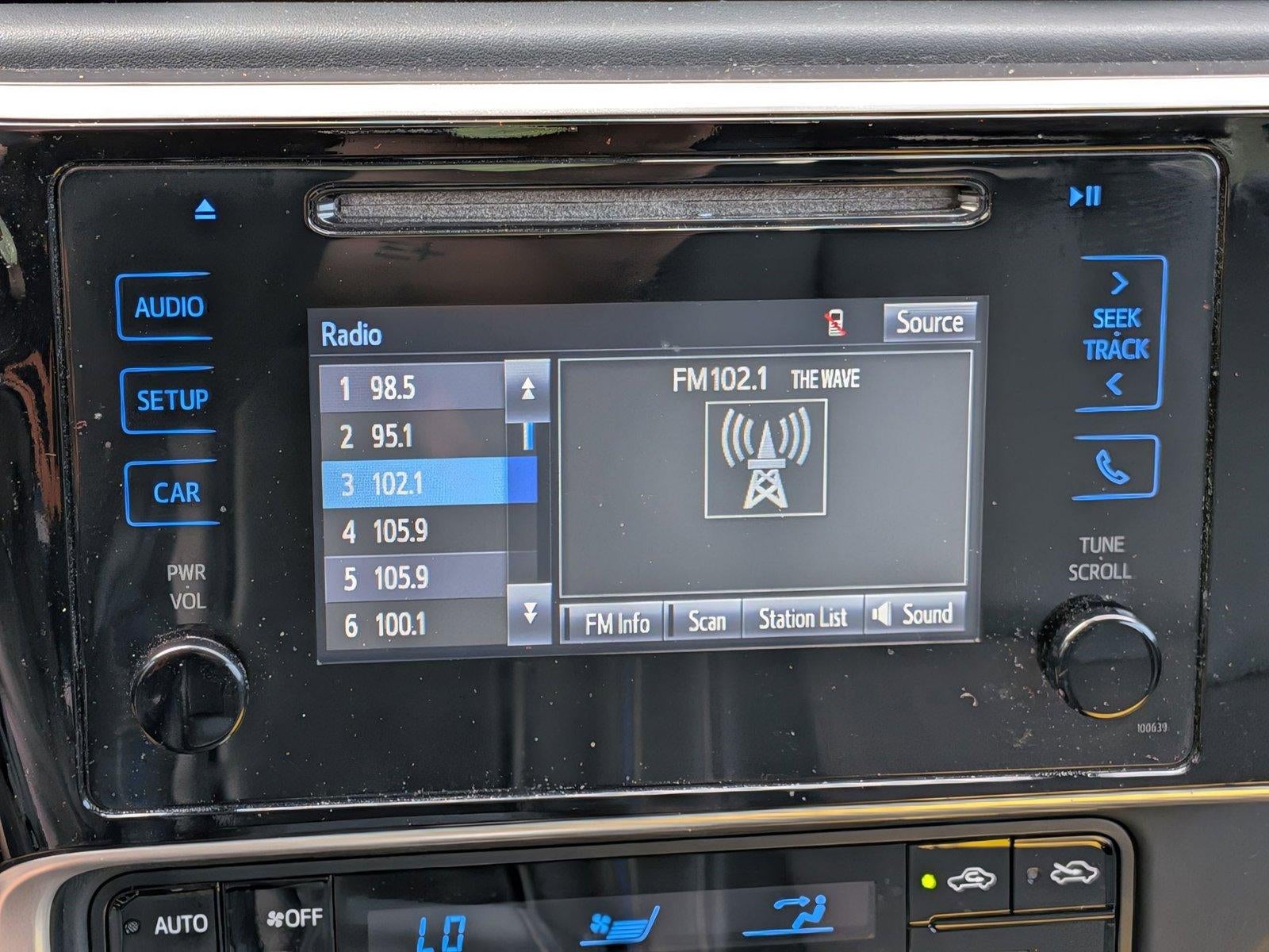 2017 Toyota Corolla SE CVT (Natl)