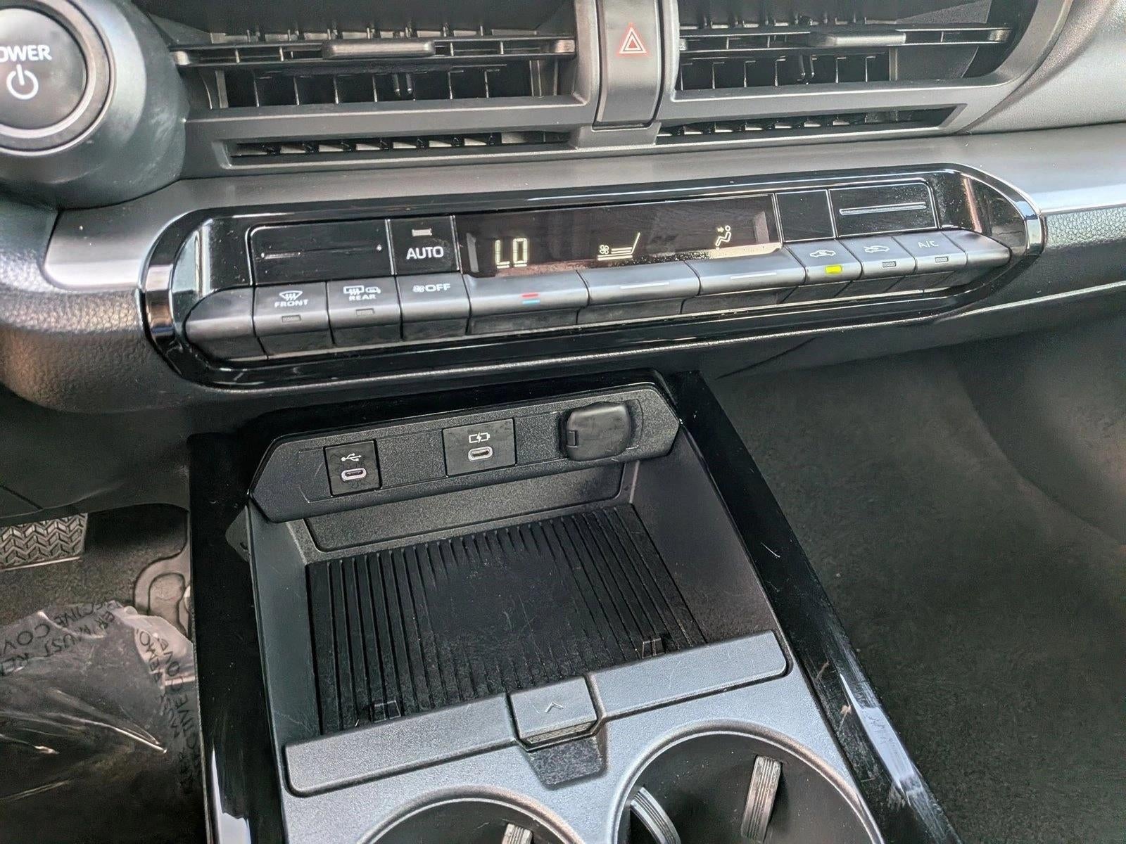 2025 Toyota Prius LE (Natl)