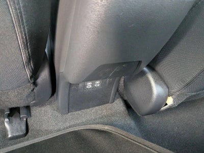 2025 Toyota Prius LE (Natl)