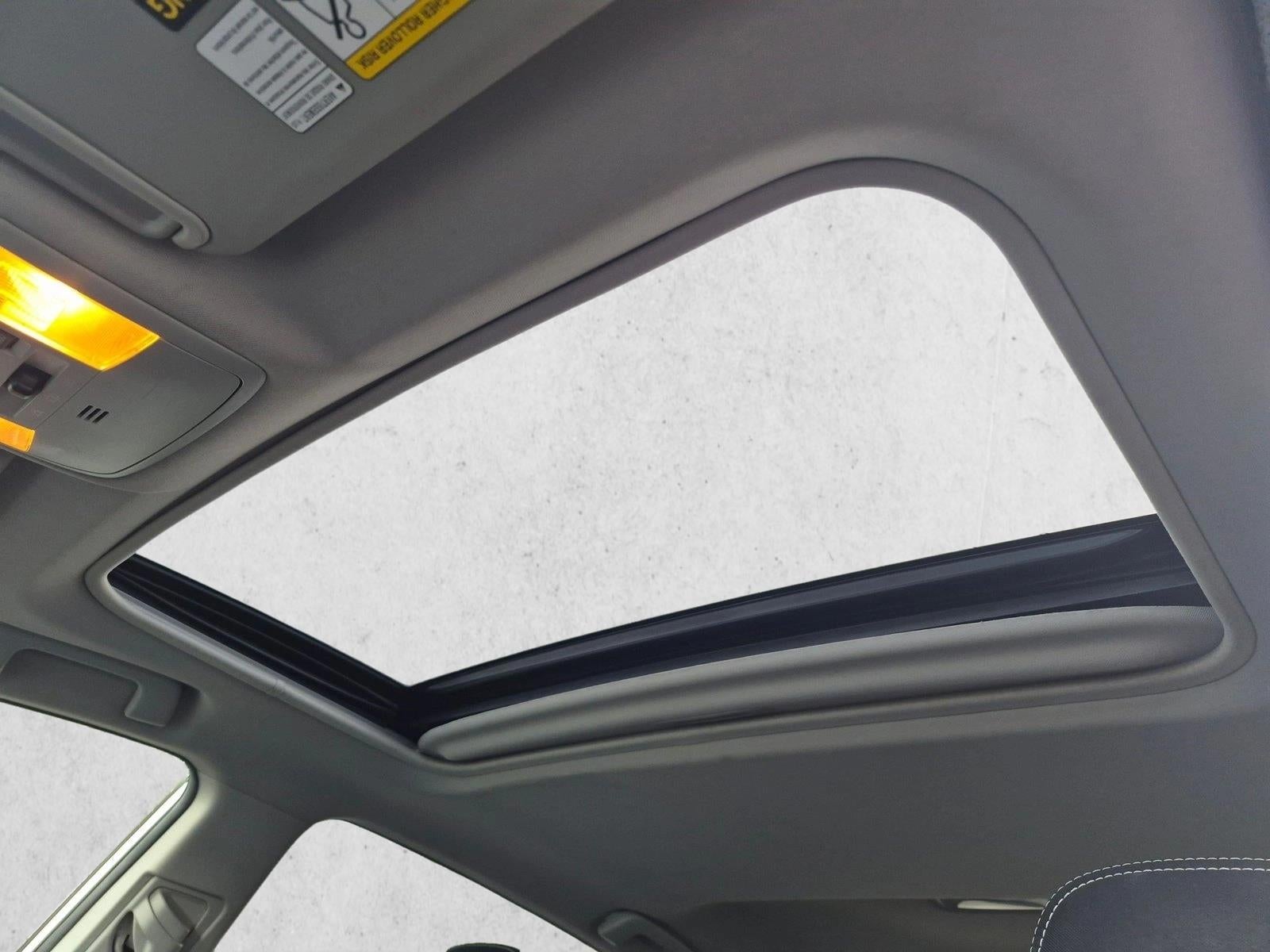 2016 Toyota RAV4 Hybrid AWD 4dr XLE (Natl)