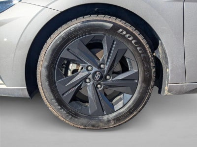 2023 Hyundai ELANTRA SEL IVT