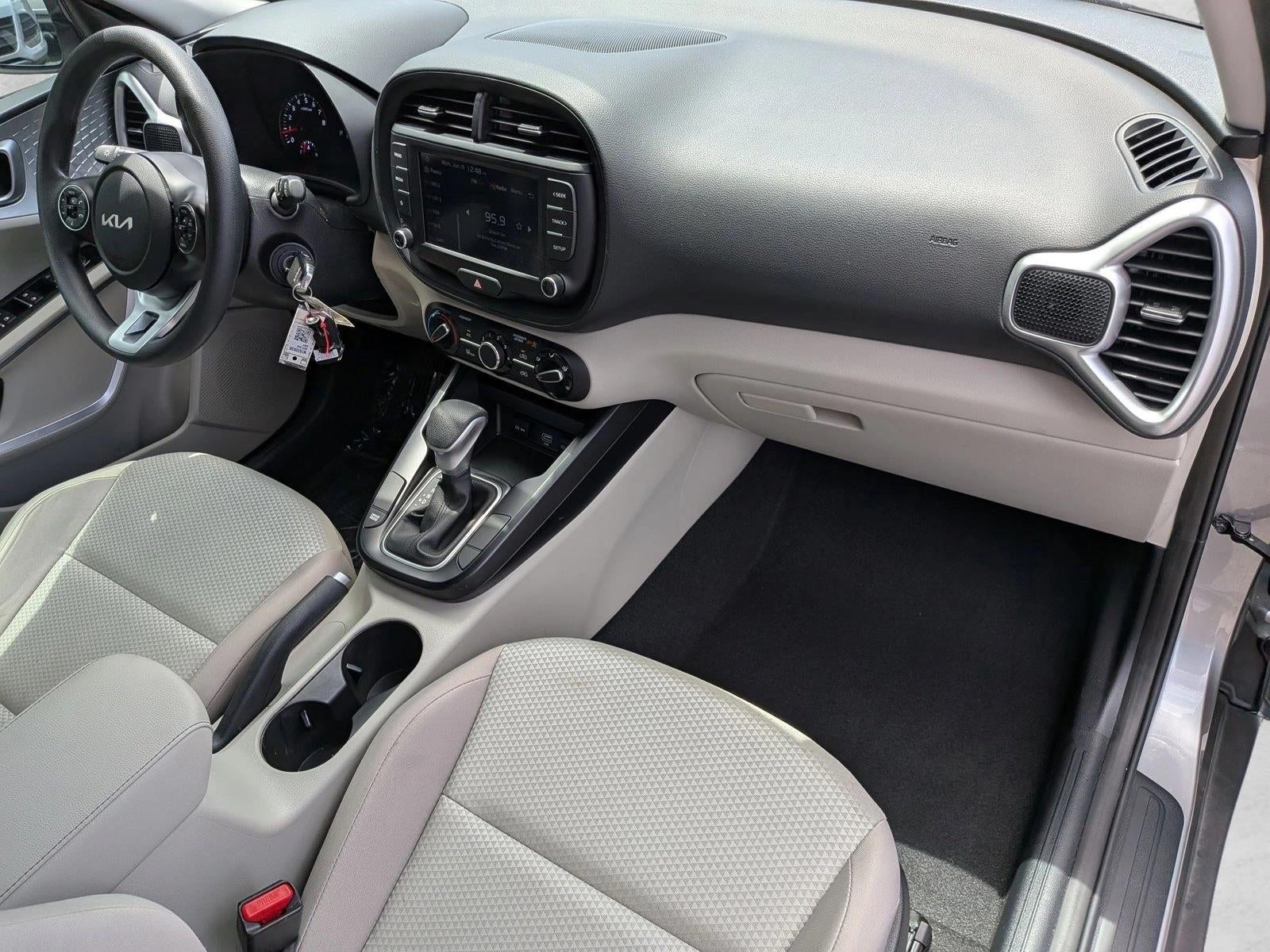 2022 Kia Soul LX IVT