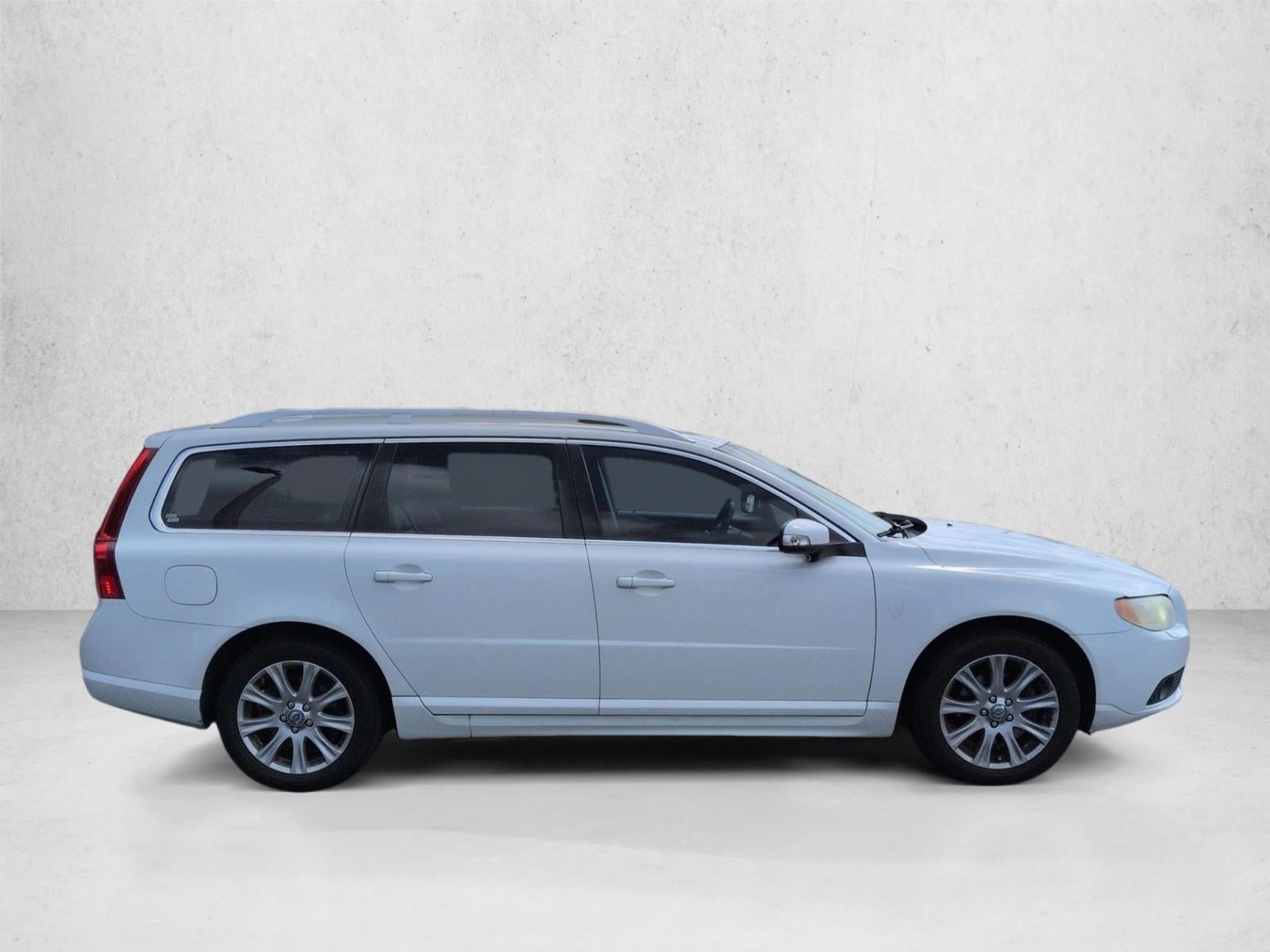 2010 Volvo V70 4dr Wgn R-Design w/Moonroof
