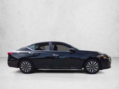 2024 Nissan Altima 2.5 SV Sedan