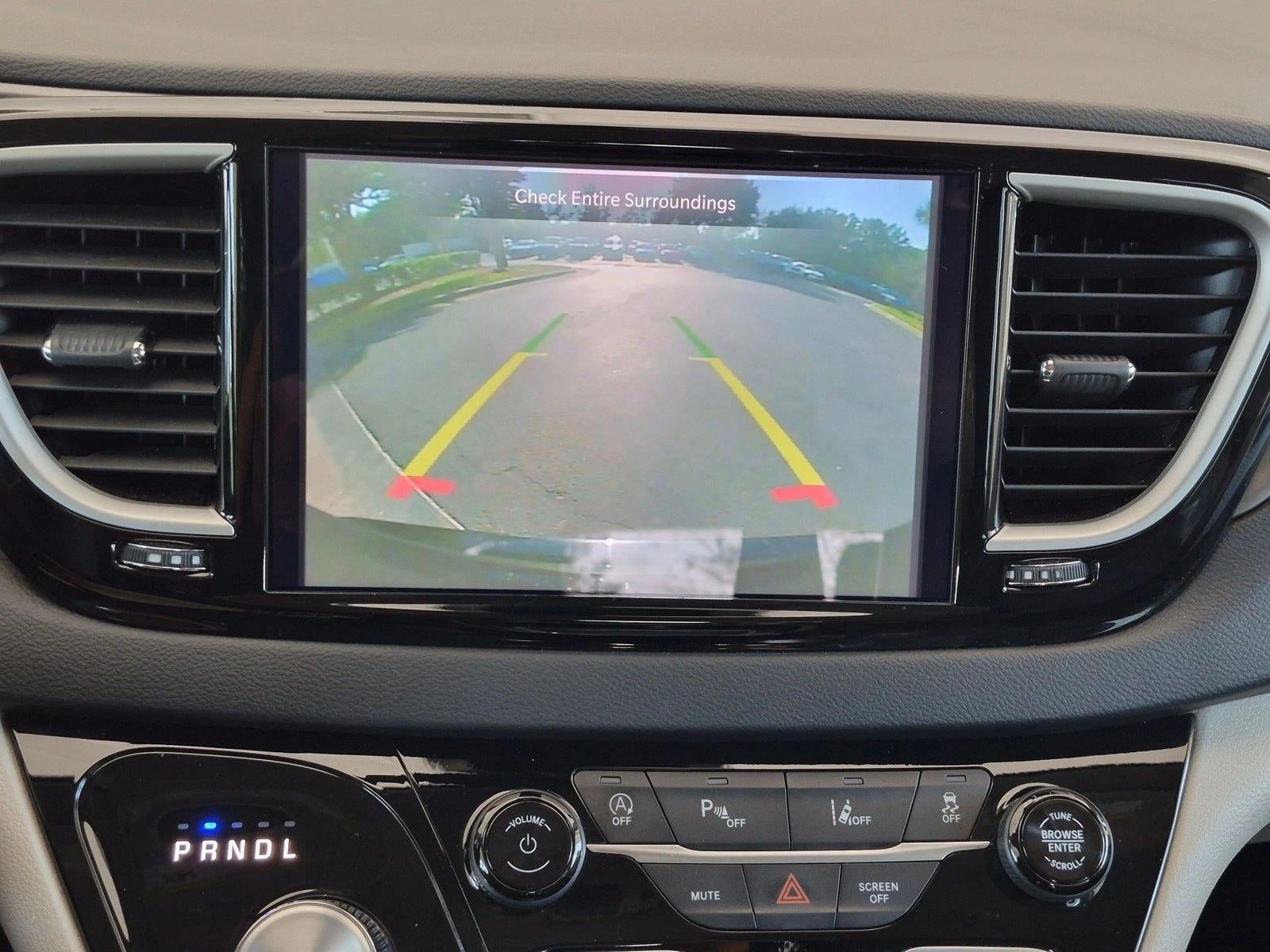 2024 Chrysler Pacifica Touring L FWD