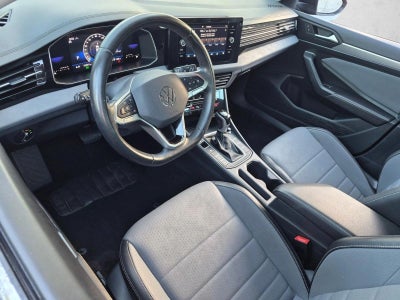 2025 Volkswagen Jetta SE Auto
