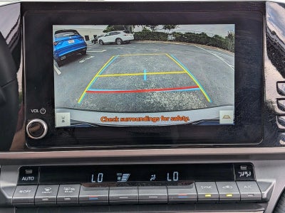 2025 Toyota Camry SE (Natl)