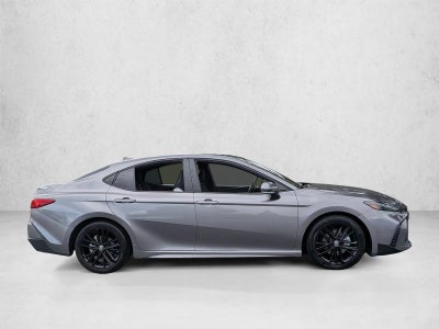 2025 Toyota Camry SE (Natl)