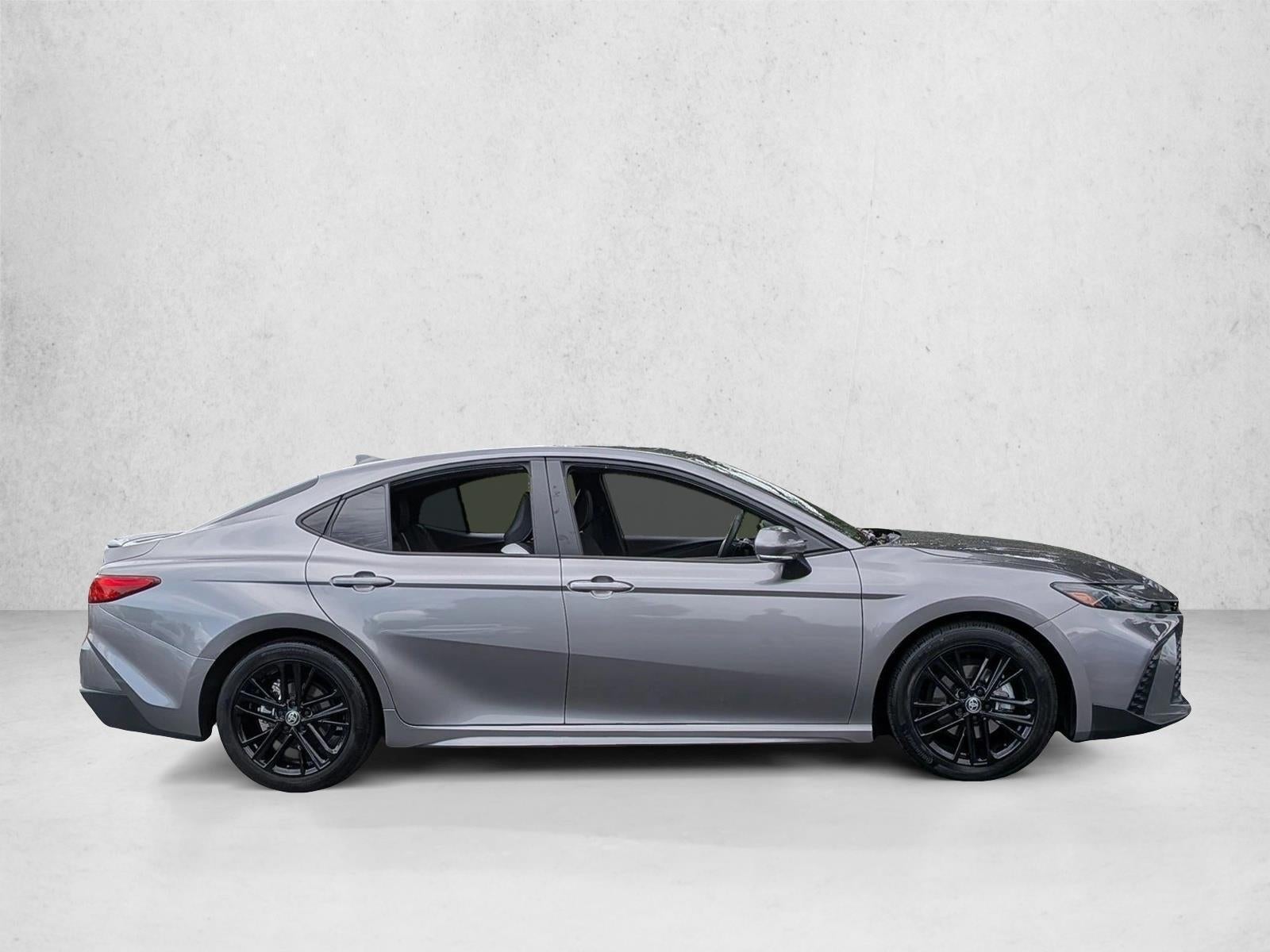 2025 Toyota Camry SE (Natl)