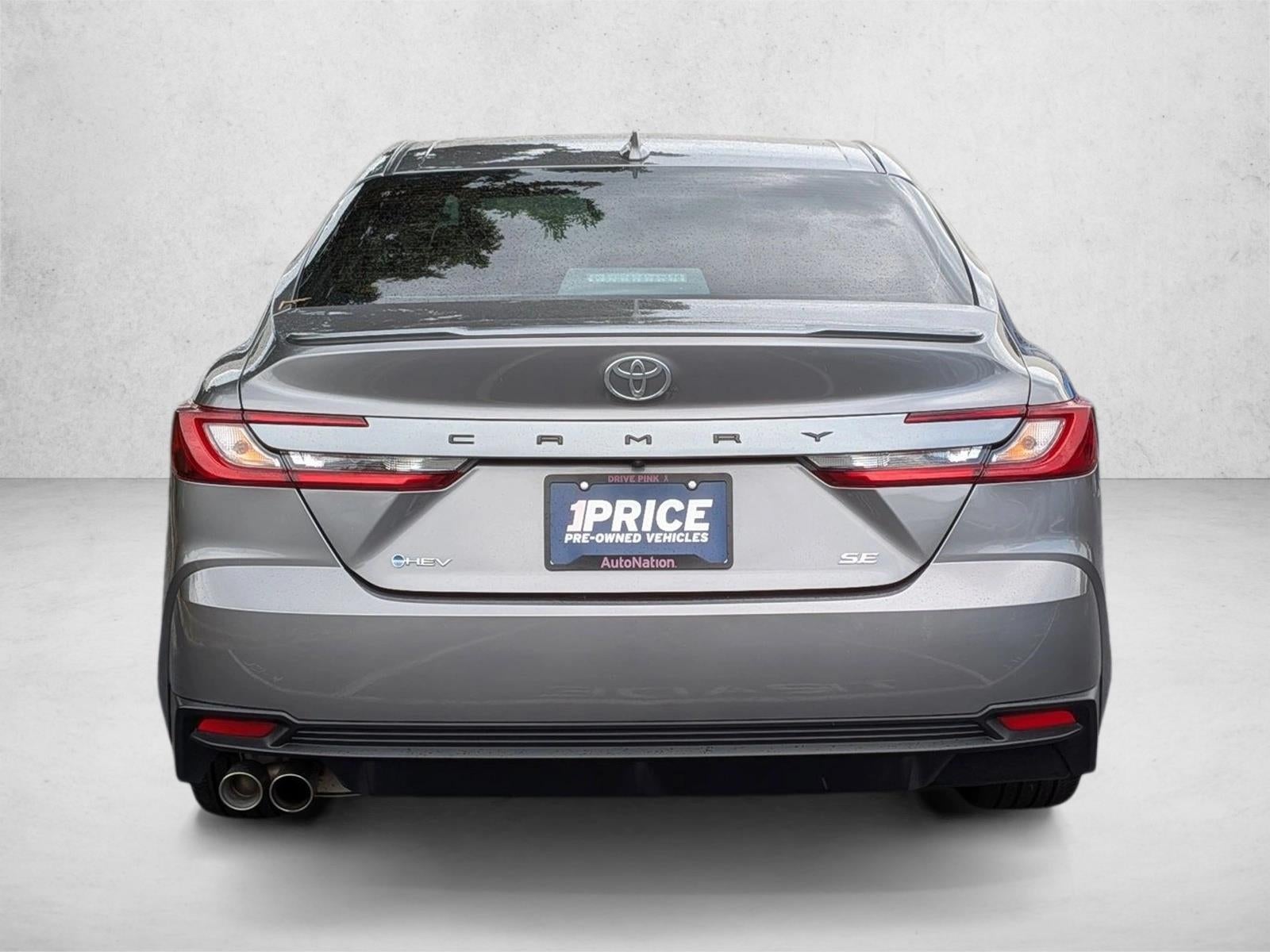 2025 Toyota Camry SE (Natl)