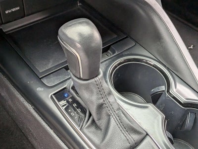 2020 Toyota Camry SE Auto (SE)