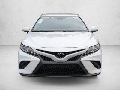 2020 Toyota Camry SE Auto (SE)