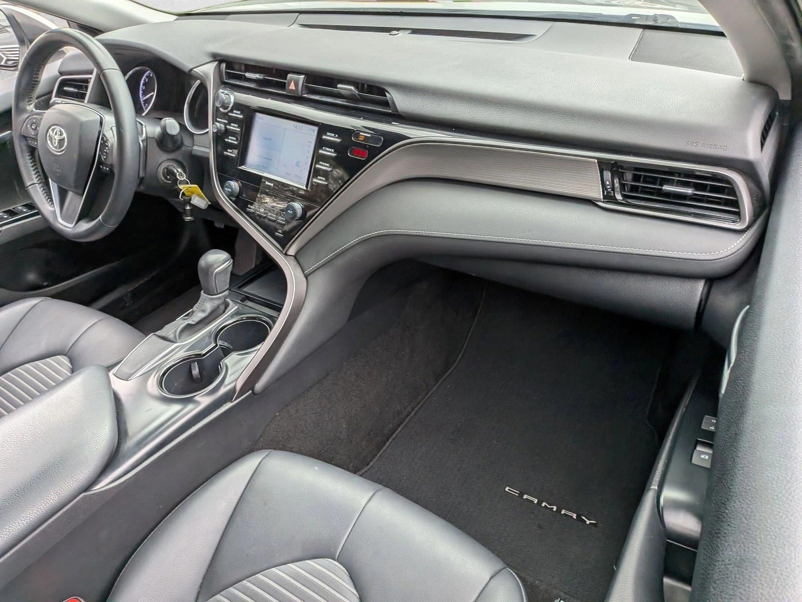 2020 Toyota Camry SE Auto (SE)