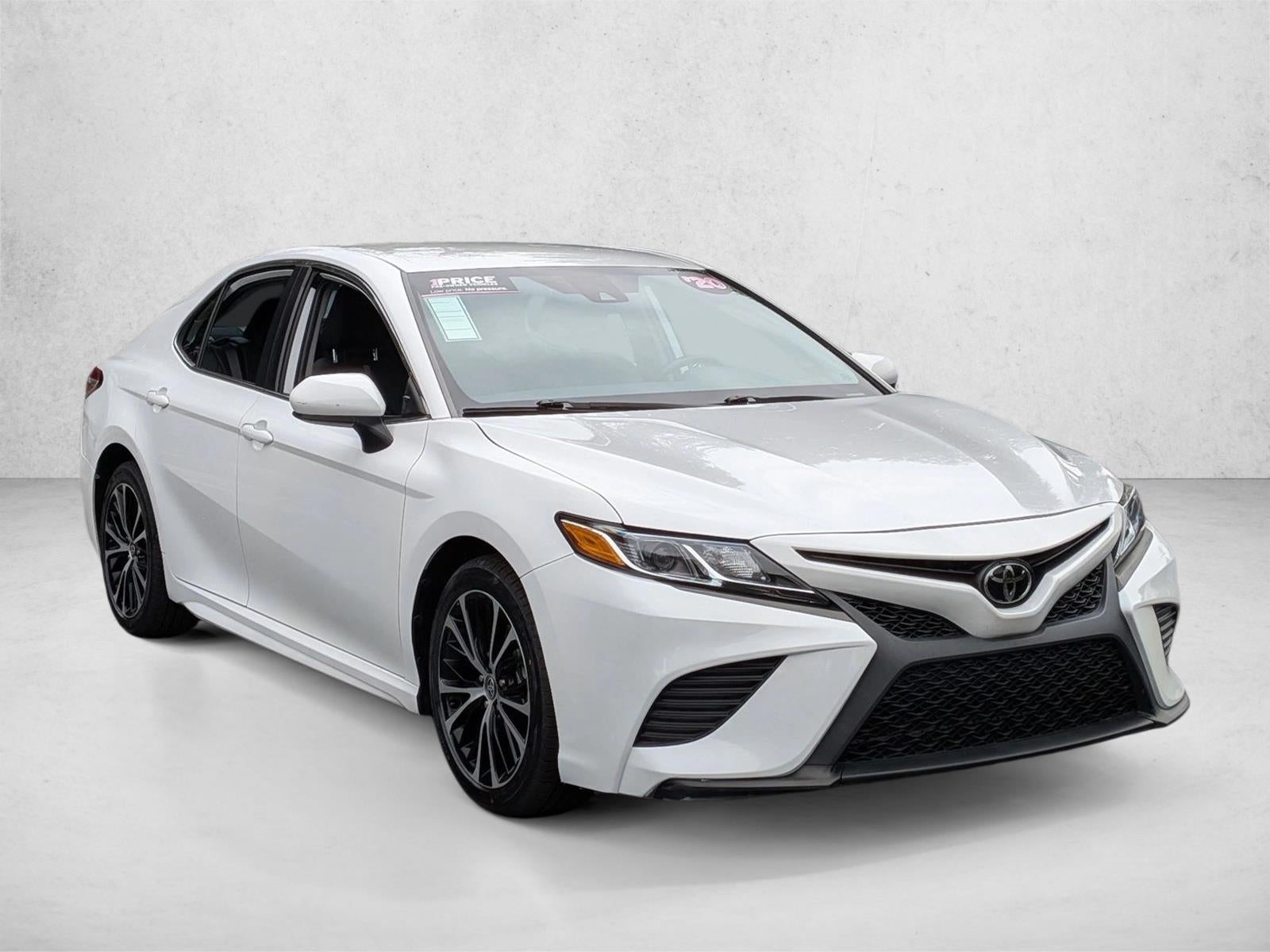 2020 Toyota Camry SE Auto (SE)