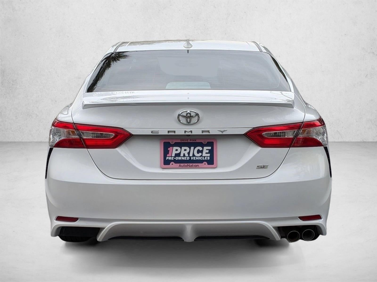 2020 Toyota Camry SE Auto (SE)