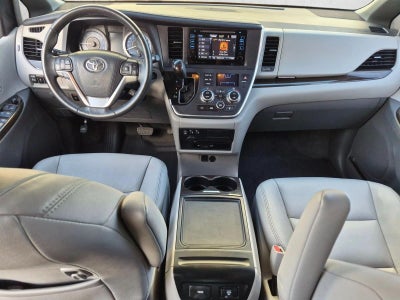 2017 Toyota Sienna XLE Premium AWD 7-Passenger (Natl)