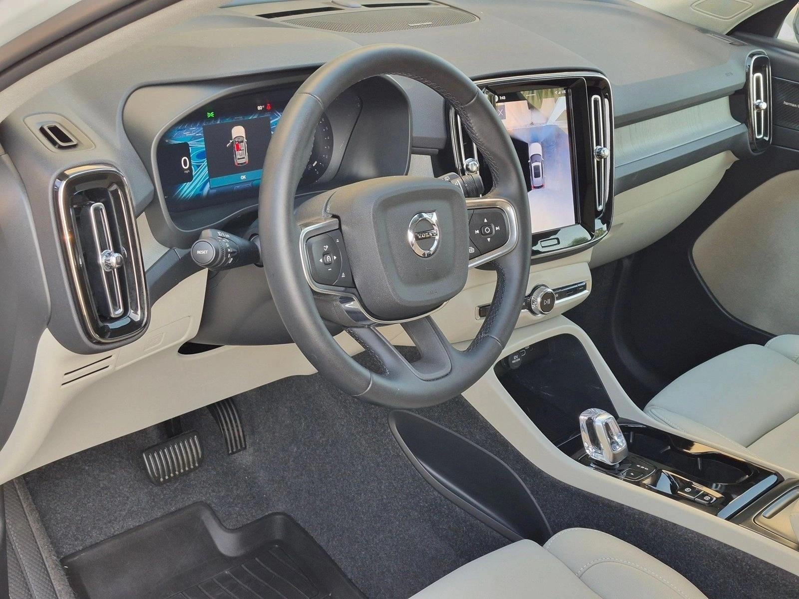2026 Volvo XC40 B5 AWD Ultra