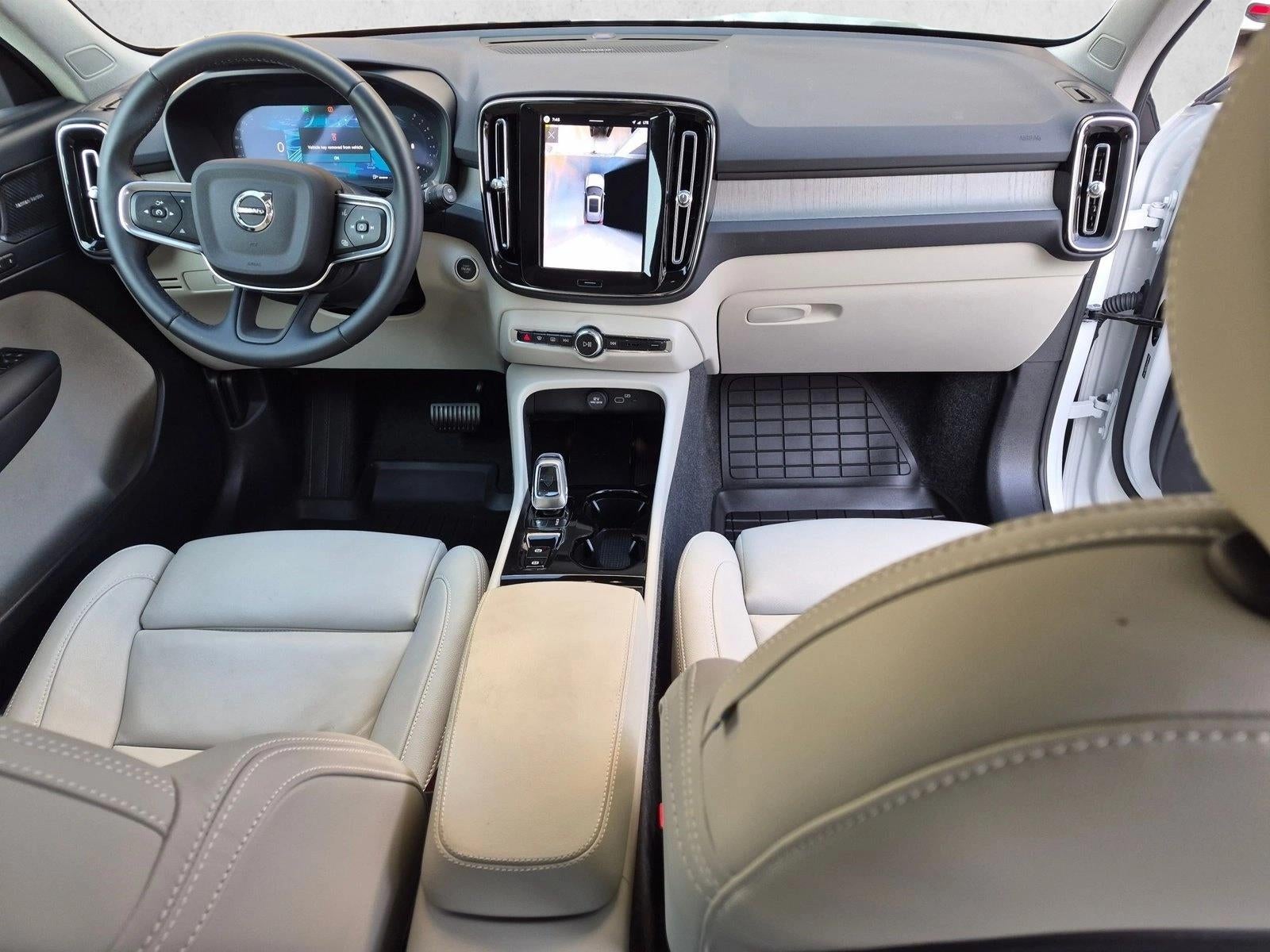 2026 Volvo XC40 B5 AWD Ultra