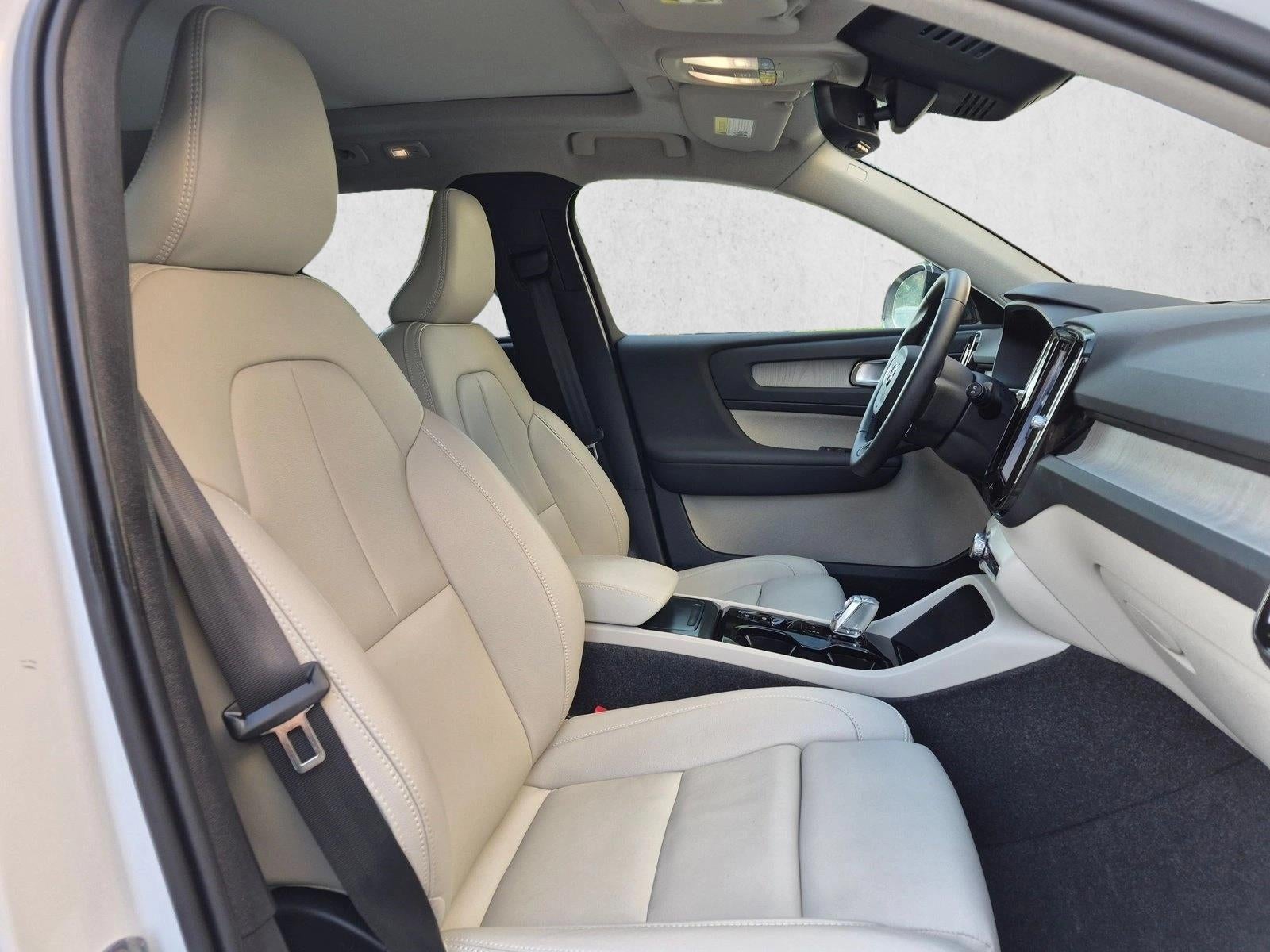2026 Volvo XC40 B5 AWD Ultra