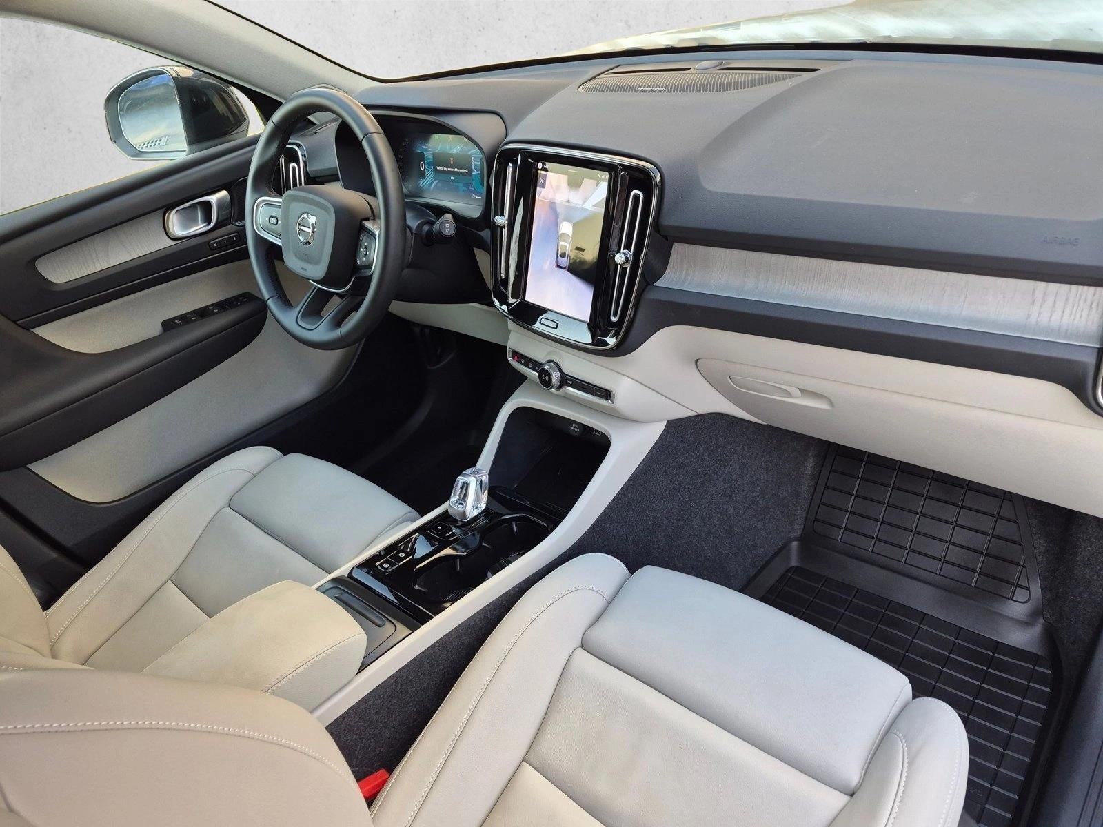 2026 Volvo XC40 B5 AWD Ultra