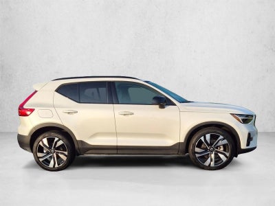 2026 Volvo XC40 B5 AWD Ultra