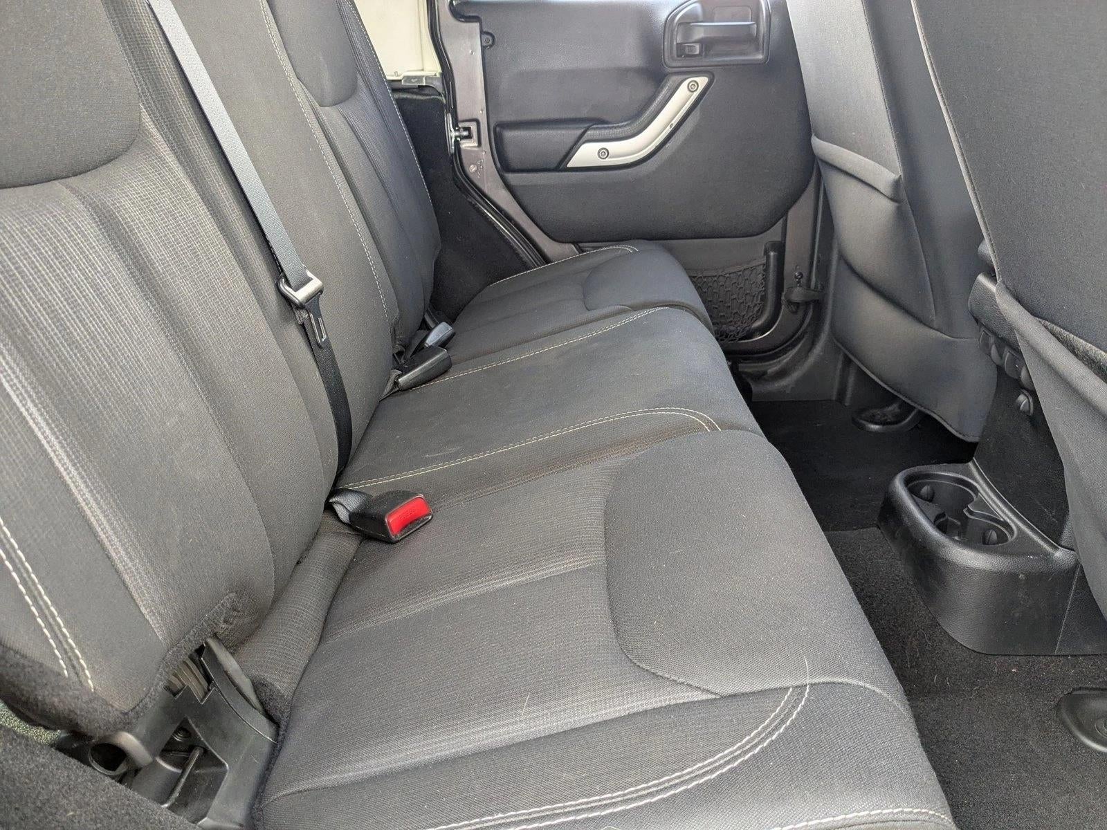 2014 Jeep Wrangler Unlimited 4WD 4dr Sahara