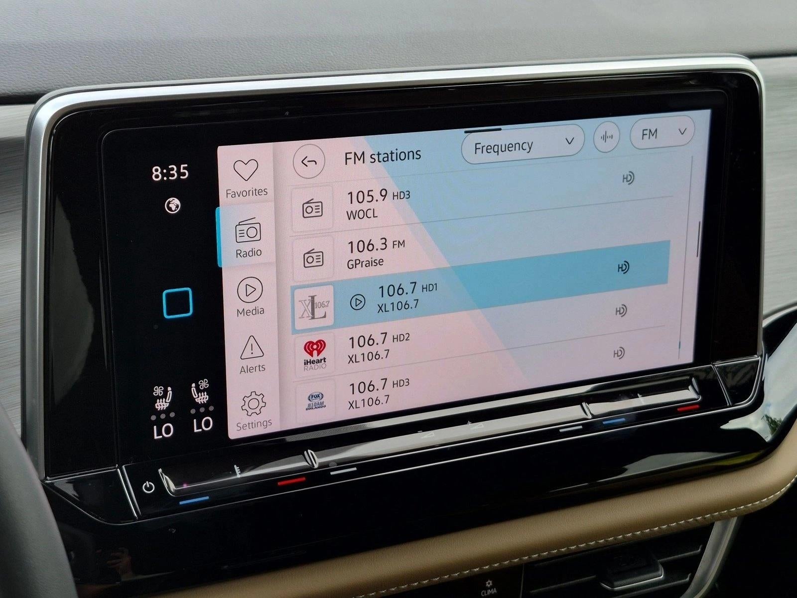 2024 Volkswagen Atlas Cross Sport 2.0T SE w/Technology FWD