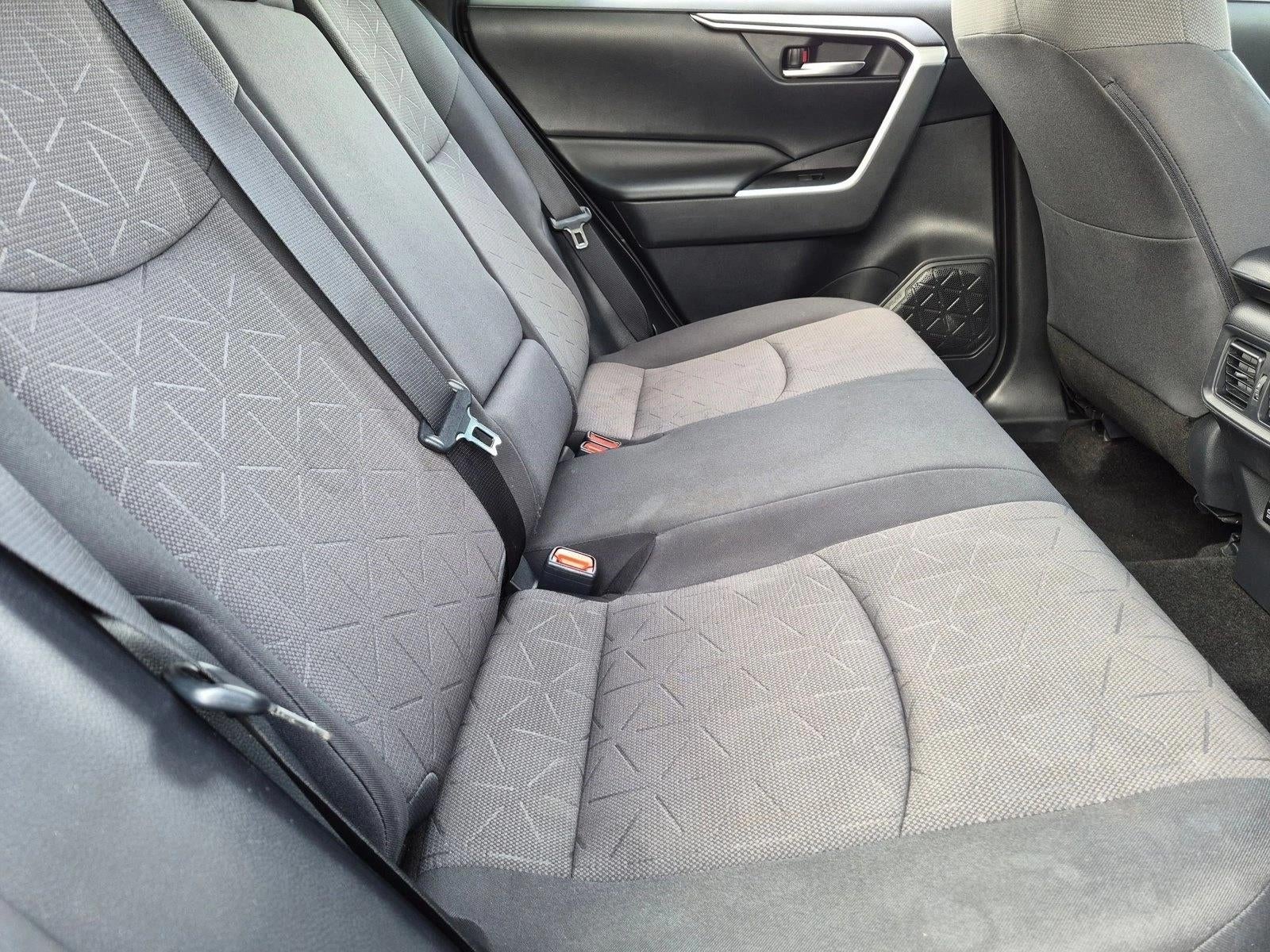 2019 Toyota RAV4 XLE FWD (GS)