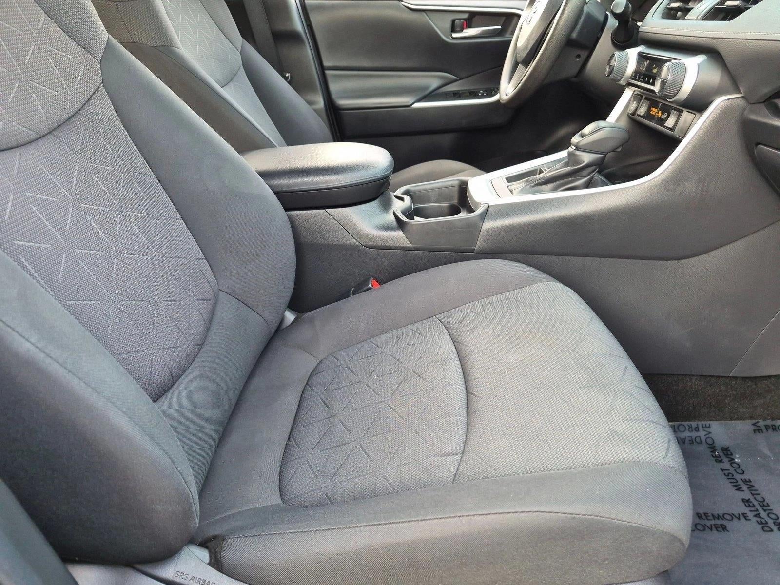2019 Toyota RAV4 XLE FWD (GS)