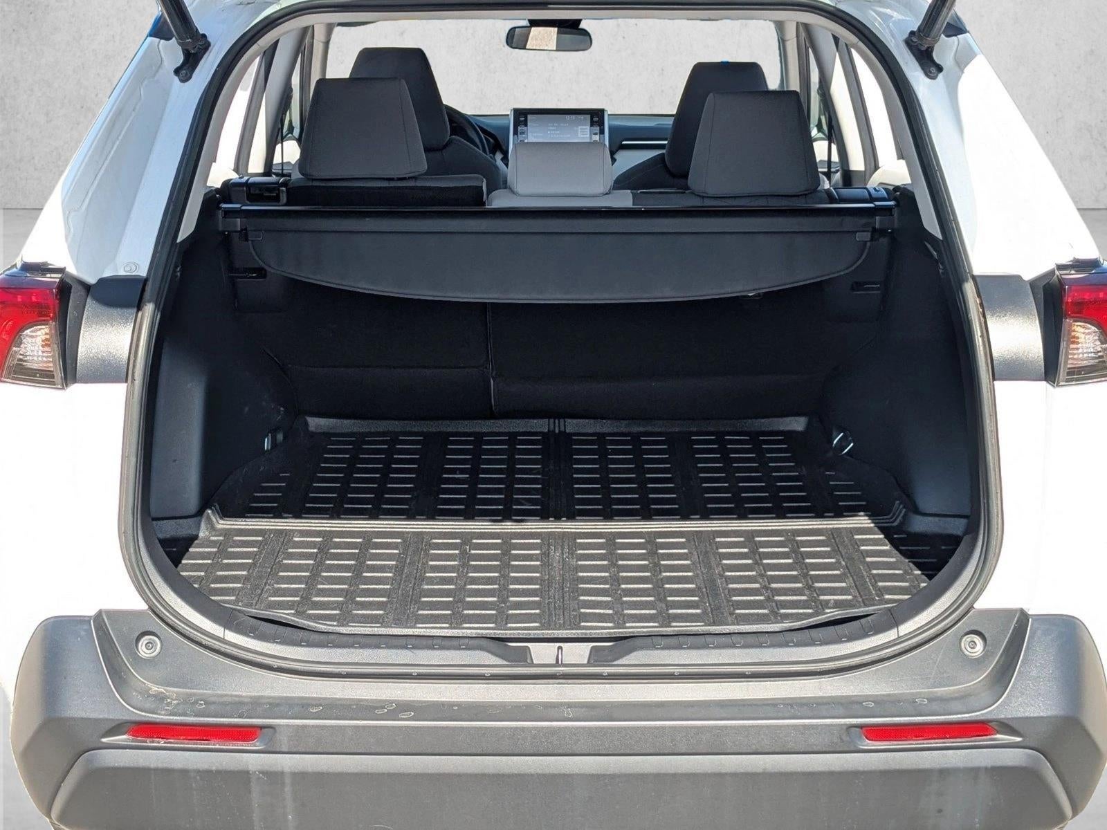 2020 Toyota RAV4 XLE FWD (GS)