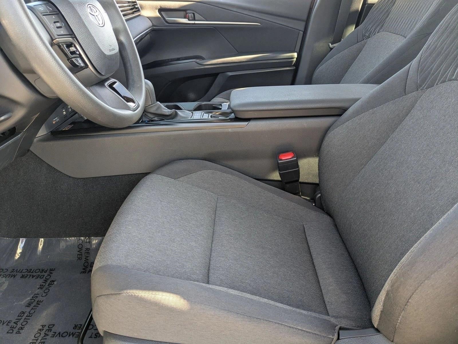 2025 Toyota Camry LE (SE)