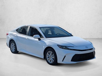 2025 Toyota Camry LE (SE)