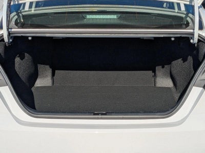 2025 Toyota Camry LE (SE)