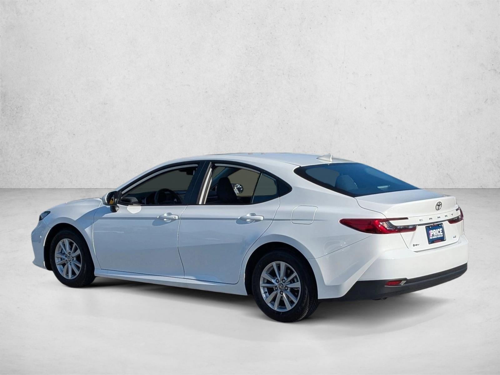 2025 Toyota Camry LE (SE)