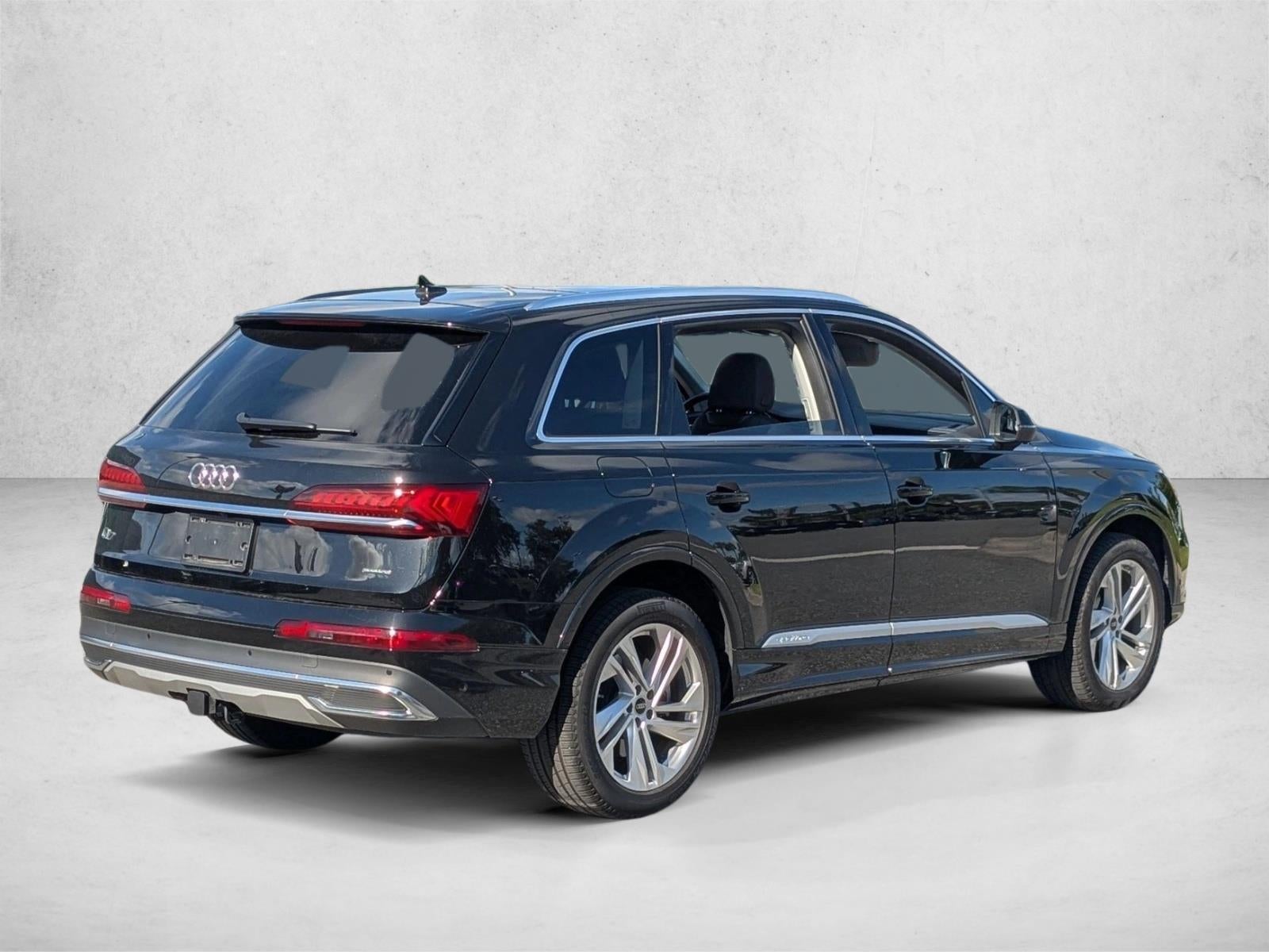 2023 Audi Q7 Premium 45 TFSI quattro