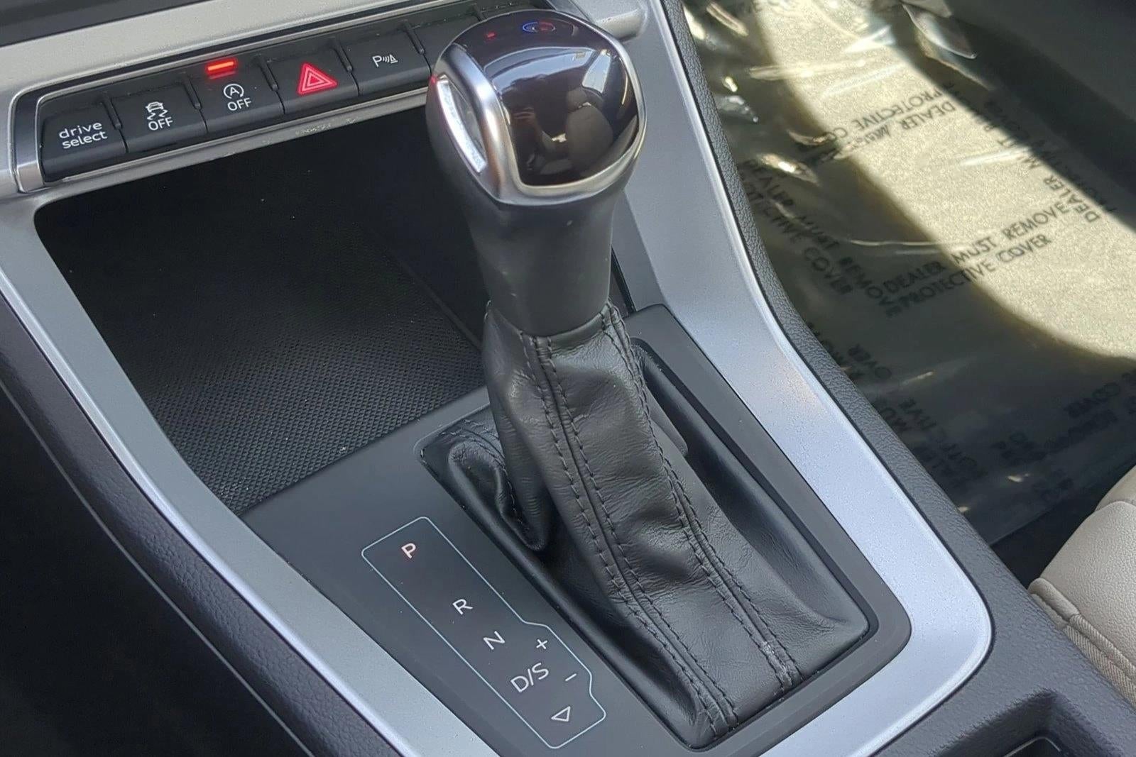 2022 Audi Q3 Premium 40 TFSI quattro