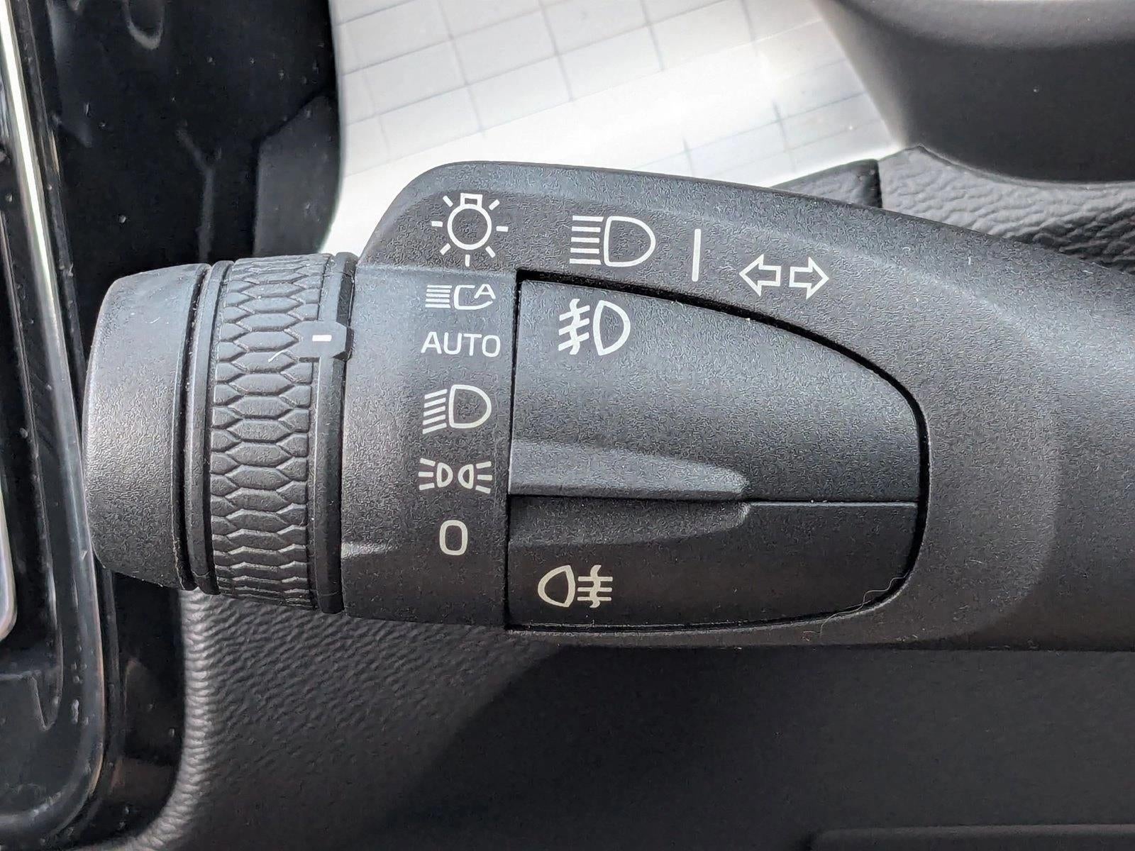 2020 Volvo XC40 T4 FWD Momentum