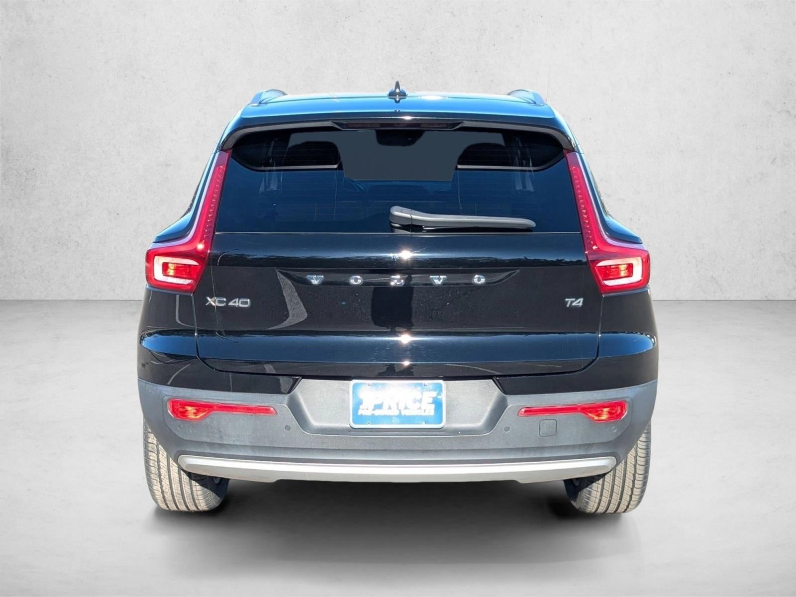 2020 Volvo XC40 T4 FWD Momentum