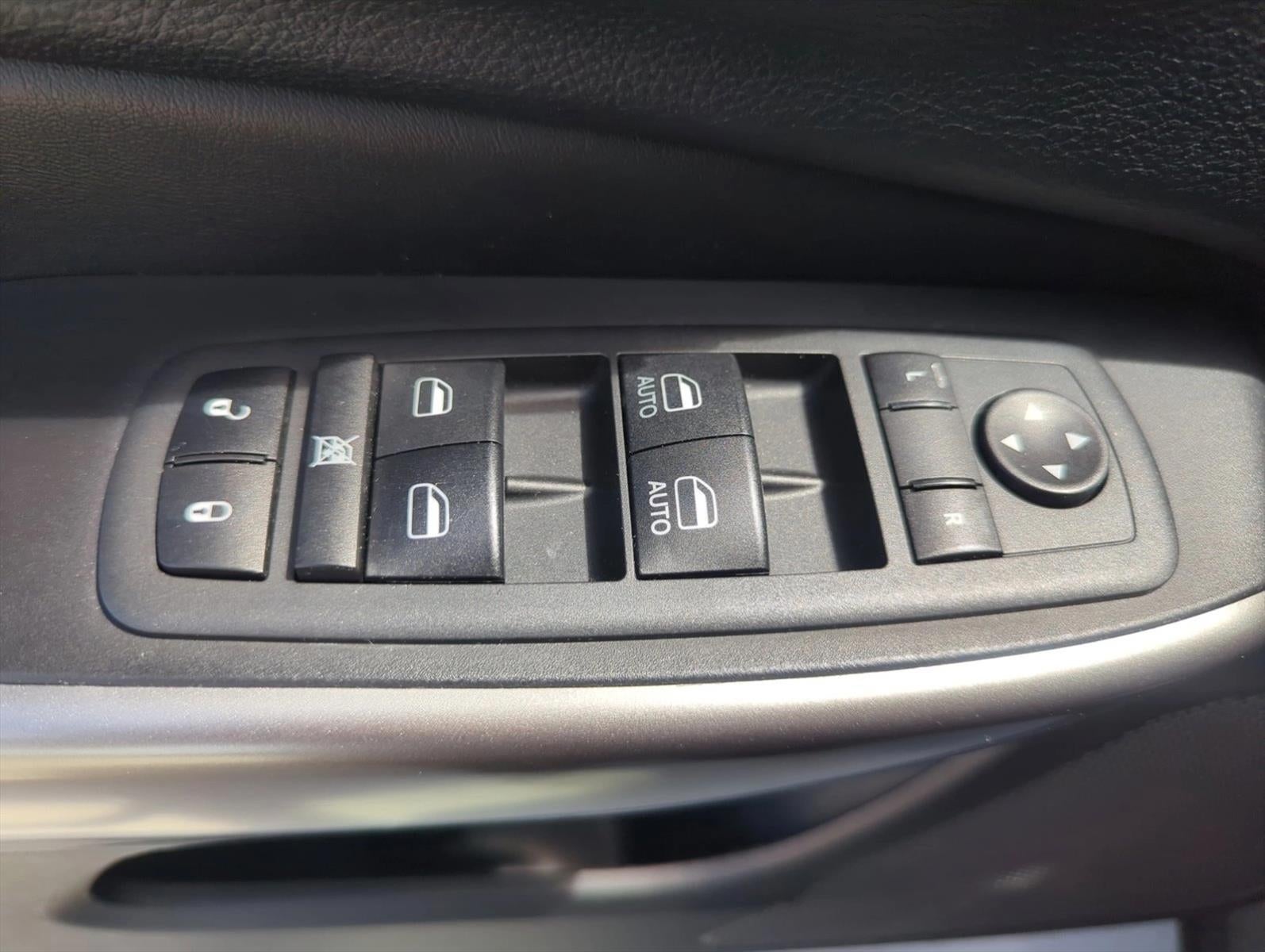 2020 Jeep Cherokee Limited FWD