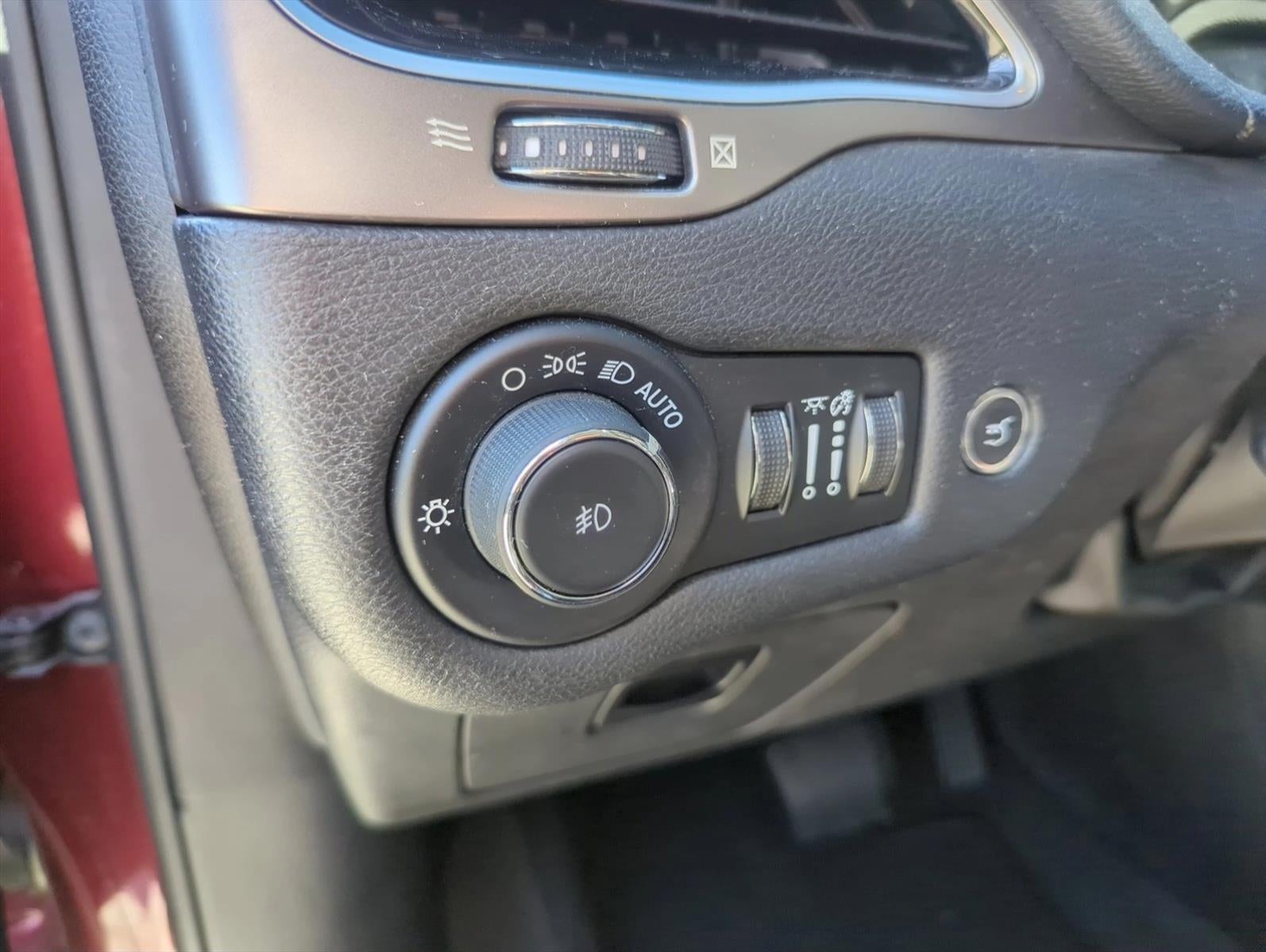 2019 Jeep Cherokee Limited FWD