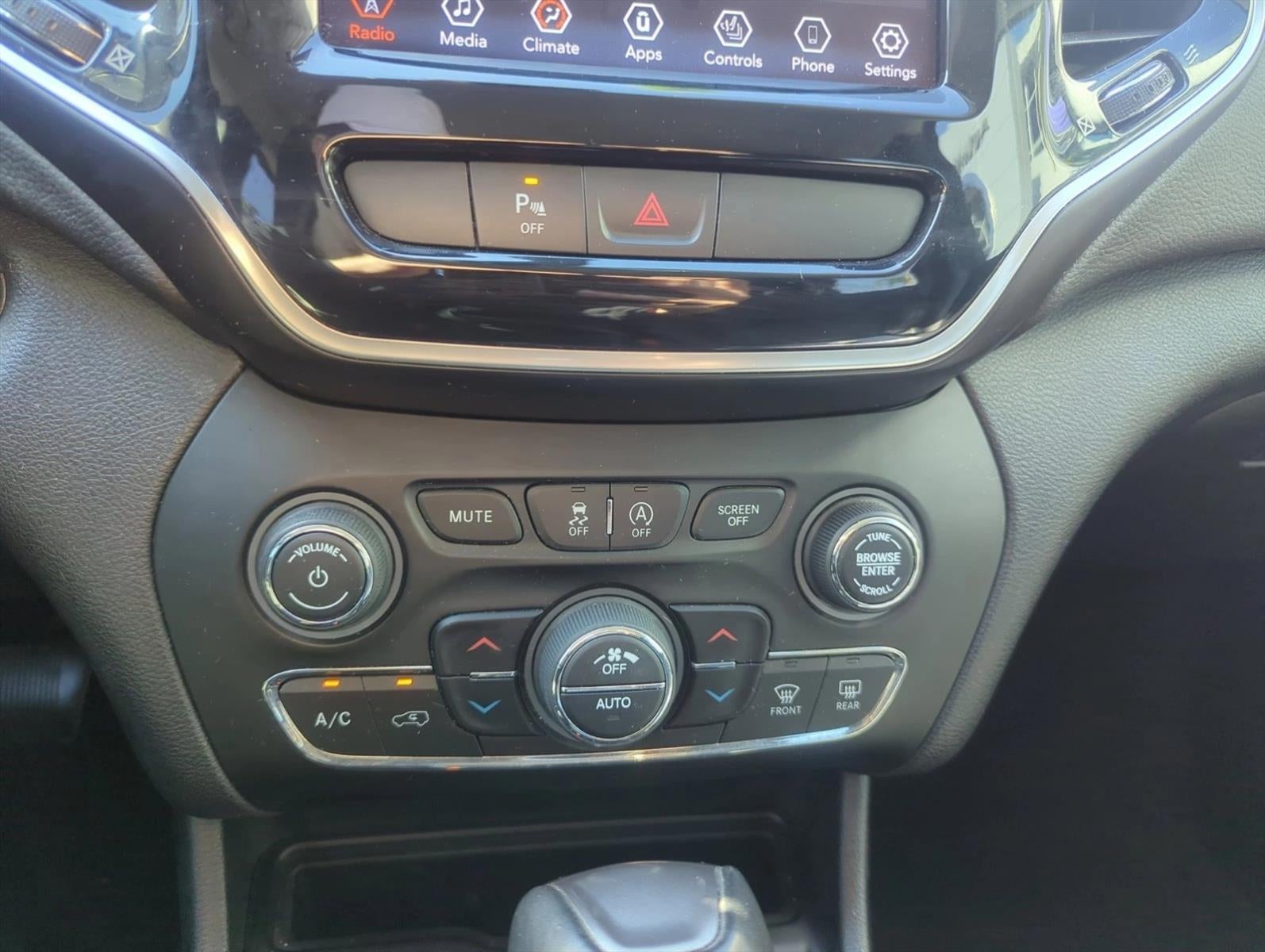 2019 Jeep Cherokee Limited FWD